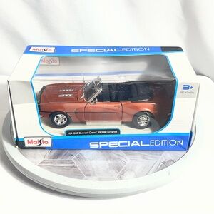 Maisto Special Edition 1:24 1968 Chevy Camaro SS 396 Convertible Diecast w Box